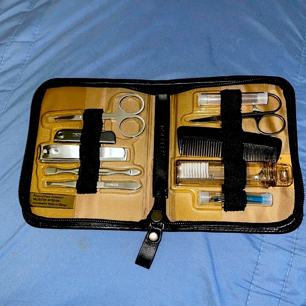 Dockers 10 pc. Mens Grooming Set W/ Leather Travel Case